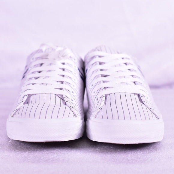 Row One New York Yankees Jersey Victory Sneakers - Picture 3 of 6